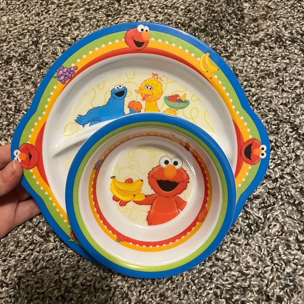 Sesame Street Elmo and Friends Kids Plate Set